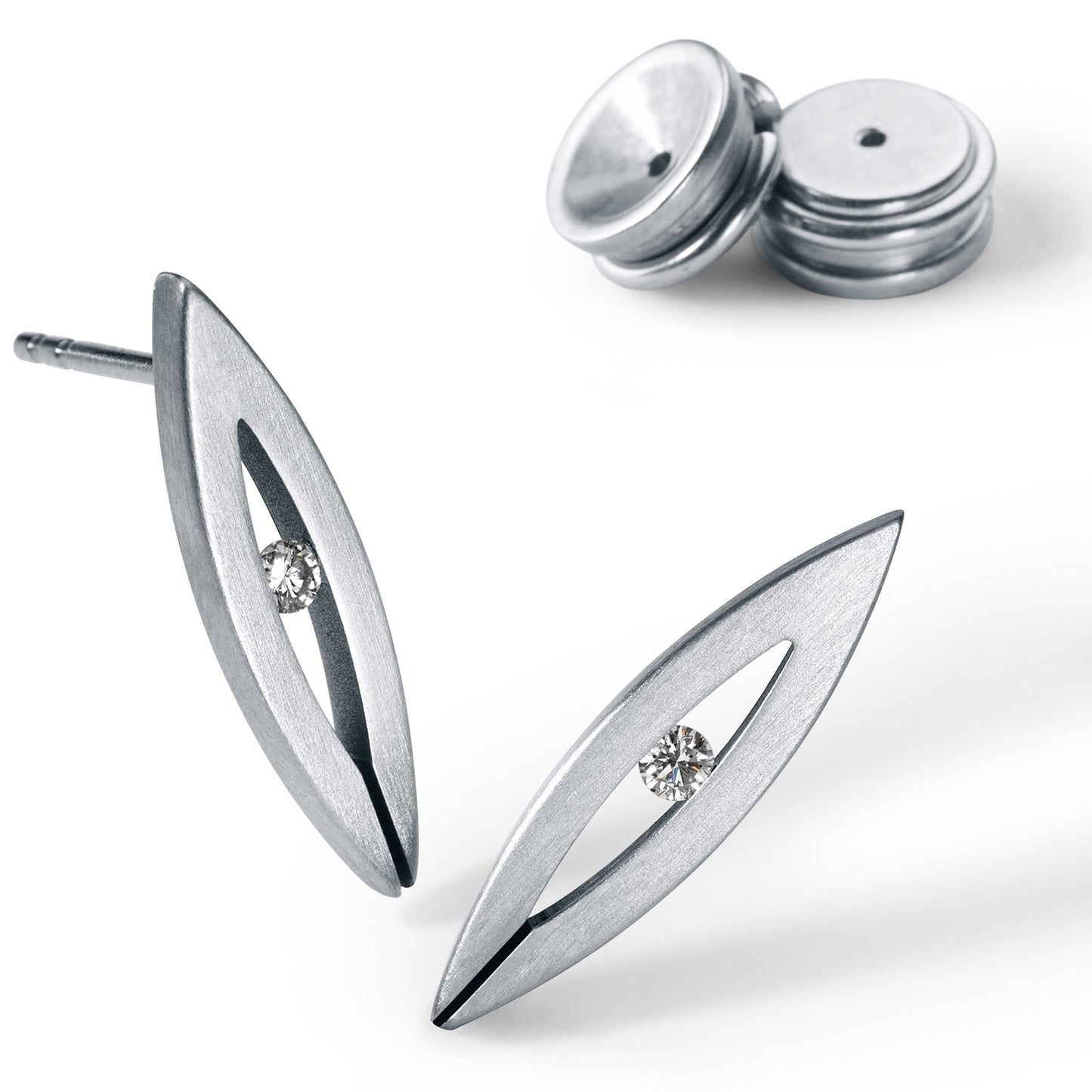 Diamantohrstecker, mit Brillanten á 0,03 ct. TW VS, NAVETTE, Edelstahl 20 x 5 mm