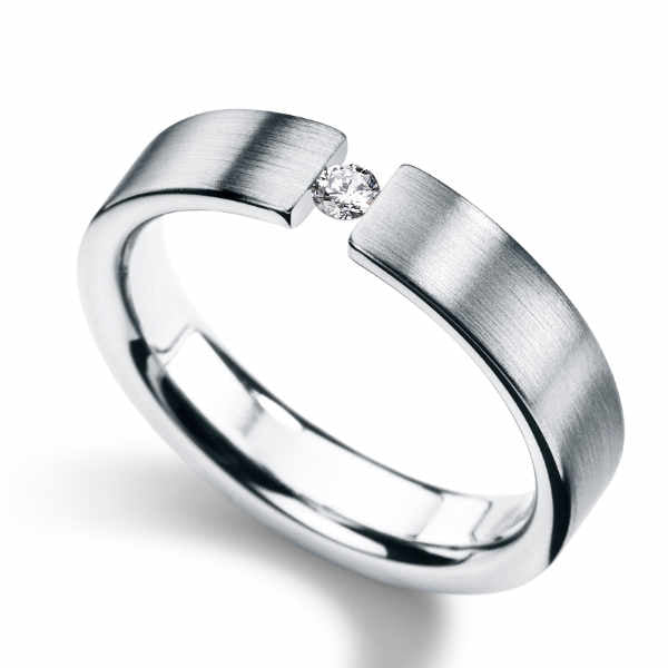 Diamantring mit Brillant 0,03 oder 0,06 ct. TW VS, SLIMLINE Schienenbreite 4,5 mm, Edelstahl, gerader Schnitt