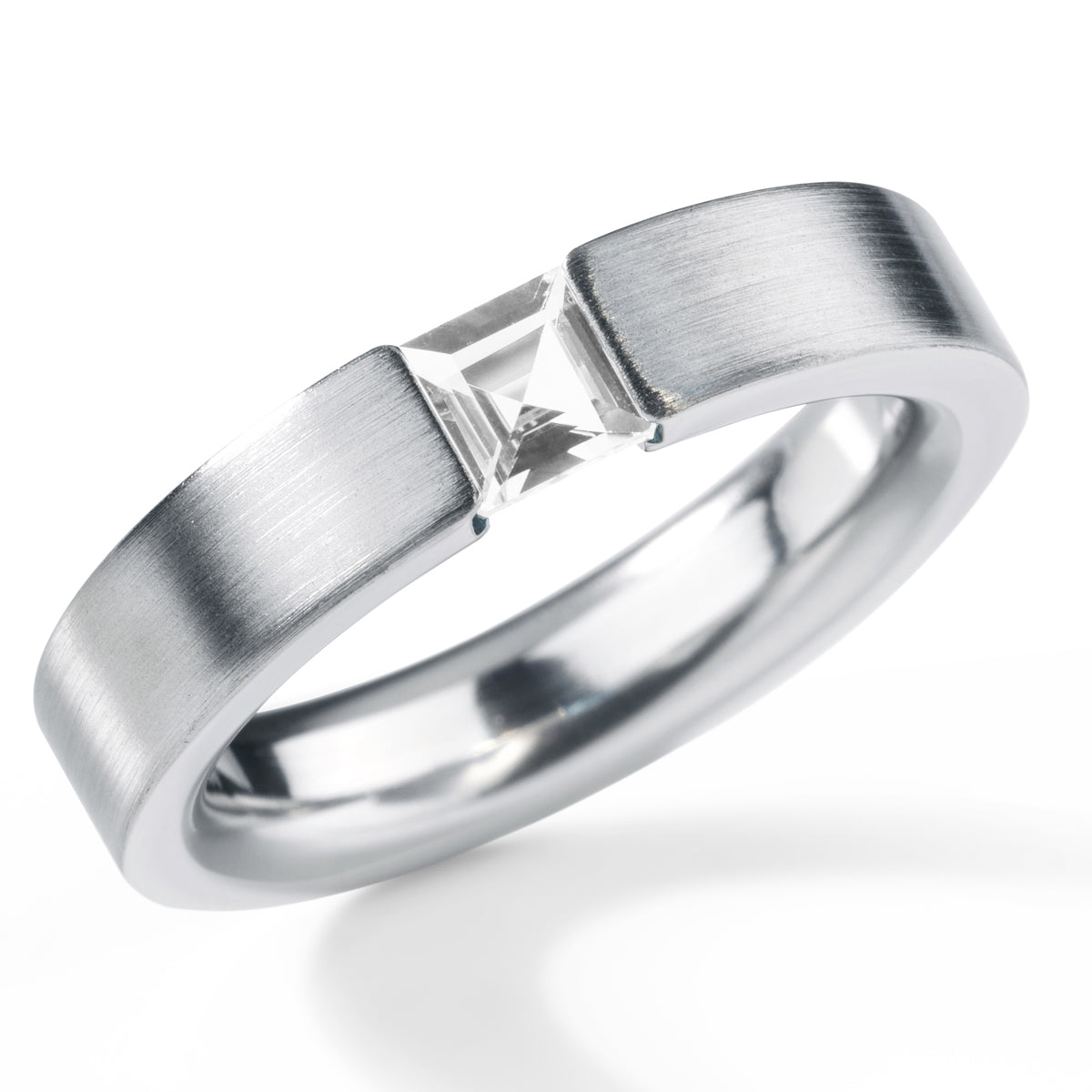 Farbsteinring mit Farbedelstein 4,5x4,5 mm, CLASSIC, Ringbreite 4.5 mm, gerade gefasst, Edelstahl