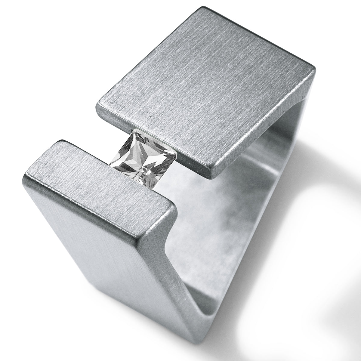 Farbedelsteinring mit Farbedelstein 4x4 mm, Princess - cut, RHOMBOID, Ringbreite 11 mm, Edelstahl