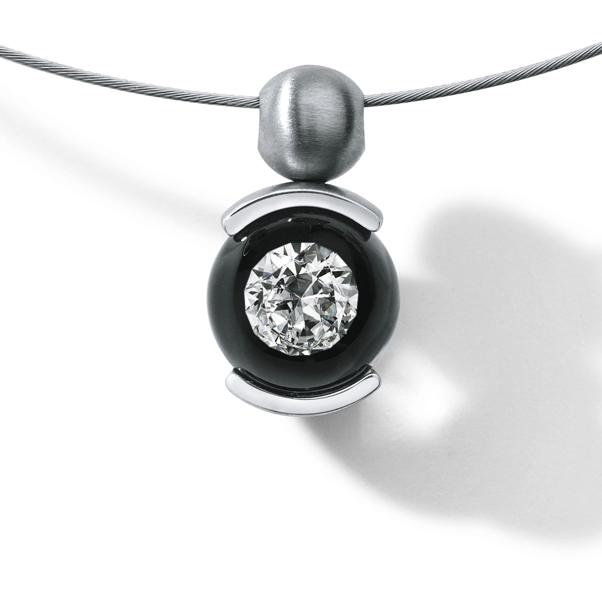 Diamantanhänger DIAMONDS IN GLASS, Brillanten 0,06 oder 0,10 ct., TW VS, Kugel 8 MM