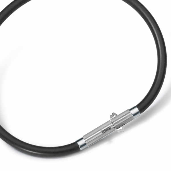 Kautschukcollier mit Druckknopfschließe und integriertem Seil welches mit dem Verschluss verschweißt ist